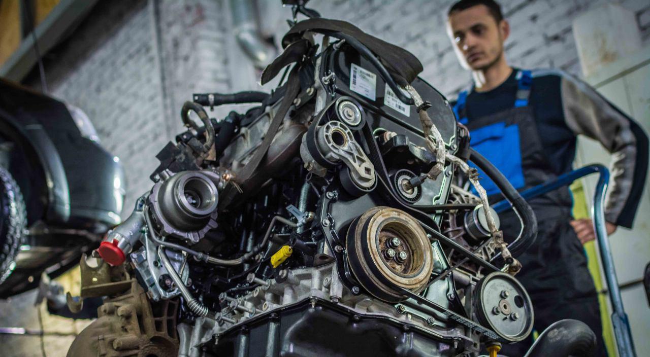 Замена двигателя Toyota Avensis Verso в Саратове